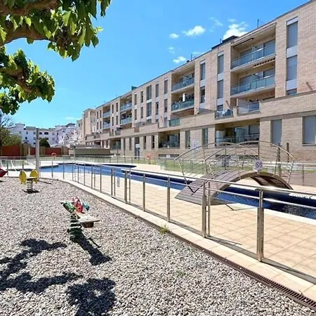 Con Piscina Y Jardin En Empuriabrava, Cerca De La Playa - Hisp-312-78 *