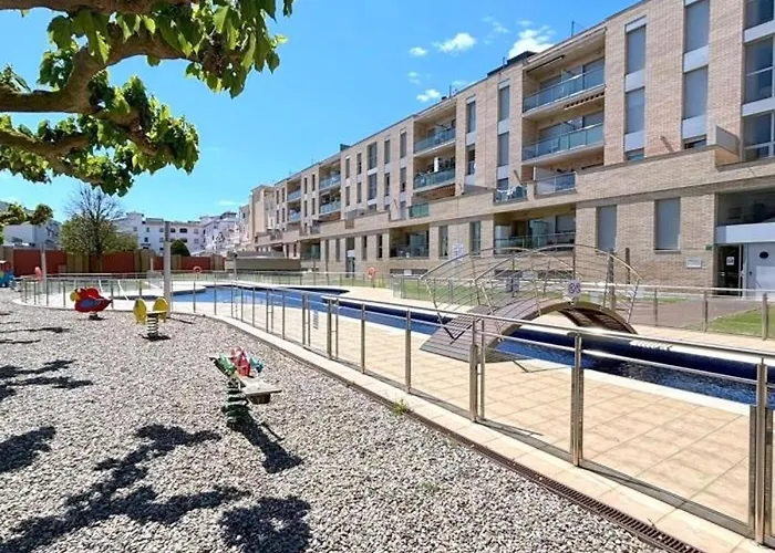 Con Piscina Y Jardin En Empuriabrava, Cerca De La Playa - Hisp-312-78 *
