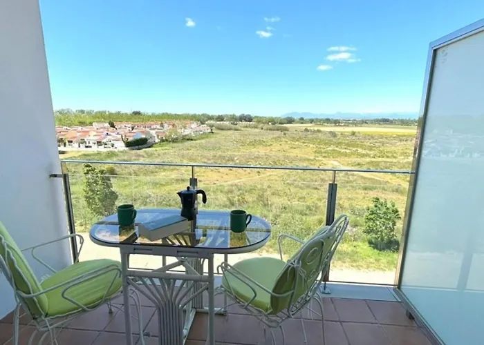 Con Piscina Y Jardin En Empuriabrava, Cerca De La Playa - Hisp-312-78 * Empuriabrava